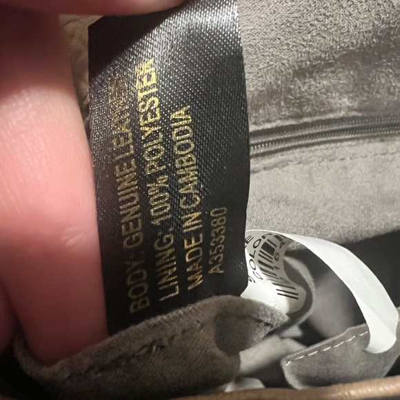 Vince Camuto Cory lamb leather crossbody bag Cashmere Color - Picture 2 of 7